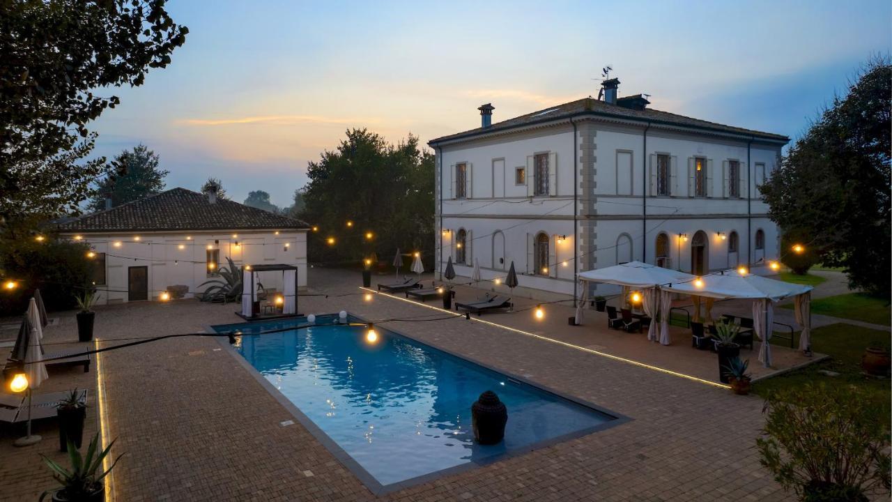 Villa Laguna 10 Emma Villas — 4-Star Luxury Hotel in Faenza, Italy