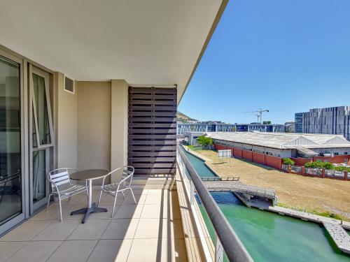 Birds eye canal view Walk to CTICC and V&A Waterfront