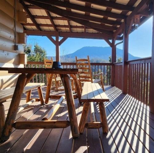 Bear Country Cabin — 4-Star Luxury Hotel in Sevierville, United States