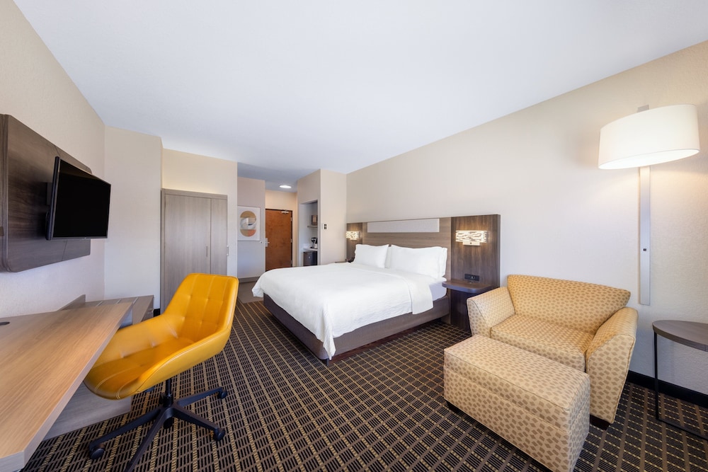 Holiday Inn Express Hotel & Suites Pittsburg by IHG - photo 34