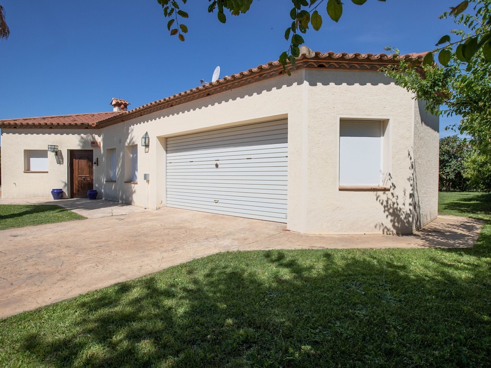 Delux Villa In Vilacolum With Swimming Pool 19770060 — Torroella De Fluvia