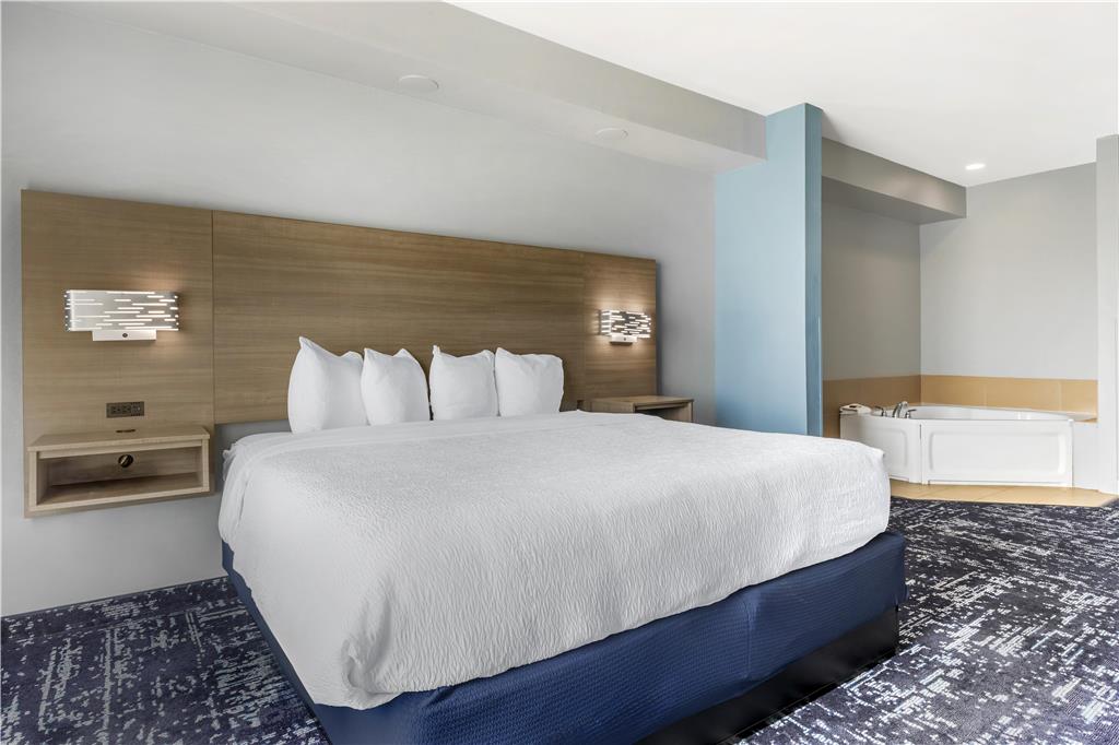 Best Western Plus Fort Worth Forest Hill Inn & Suites - photo 38