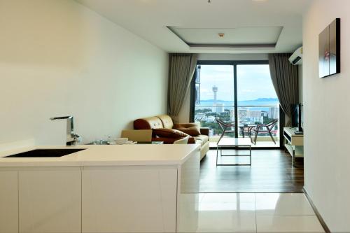 Peak Towers Condominium - last minute hotel in Pattaya