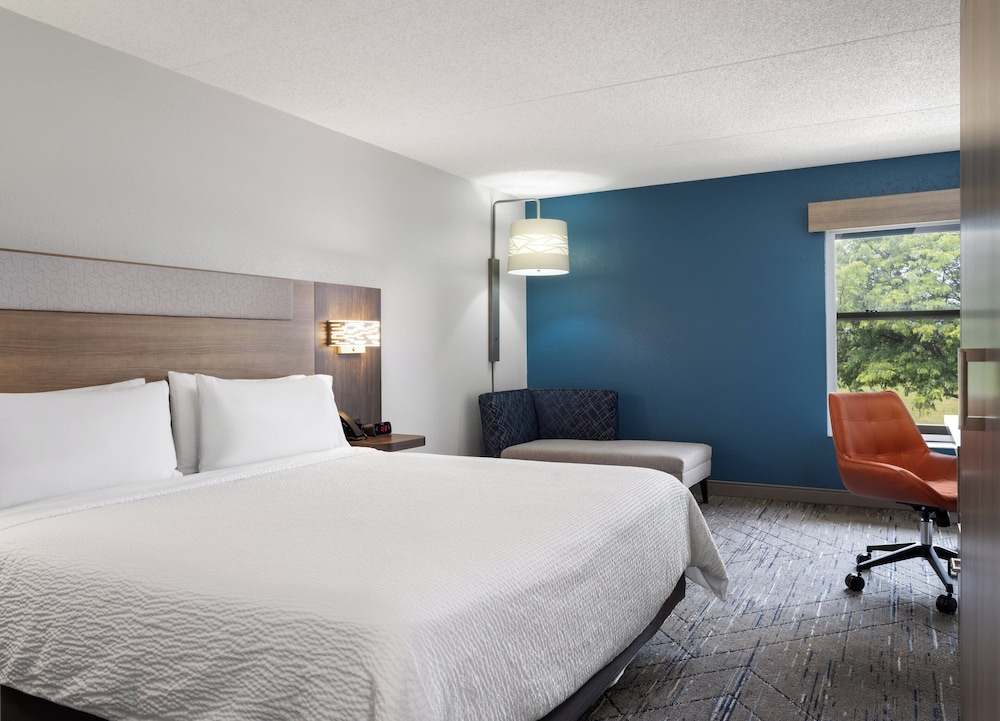 Holiday Inn Express Indianapolis Airport by IHG - photo 34