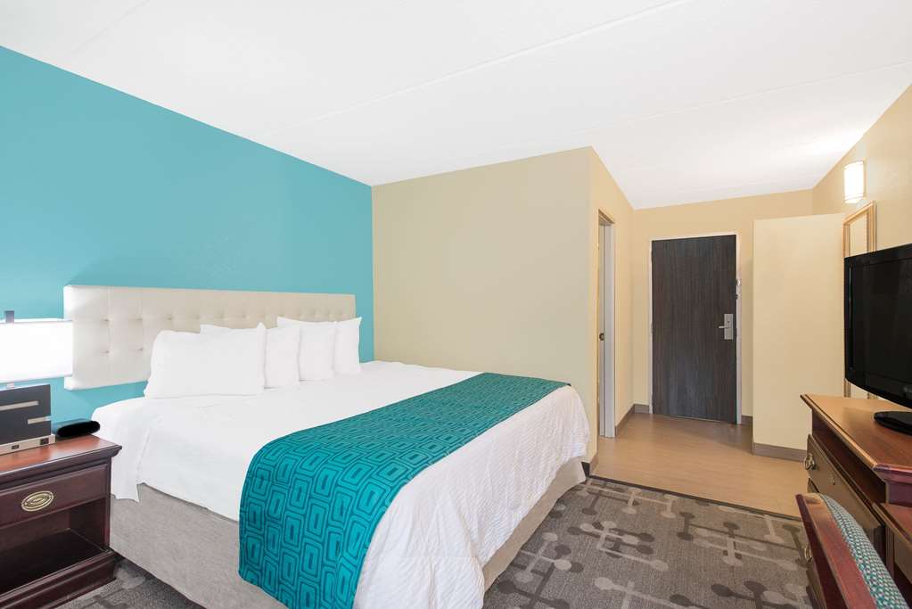 Howard Johnson by Wyndham Saugerties - photo 9