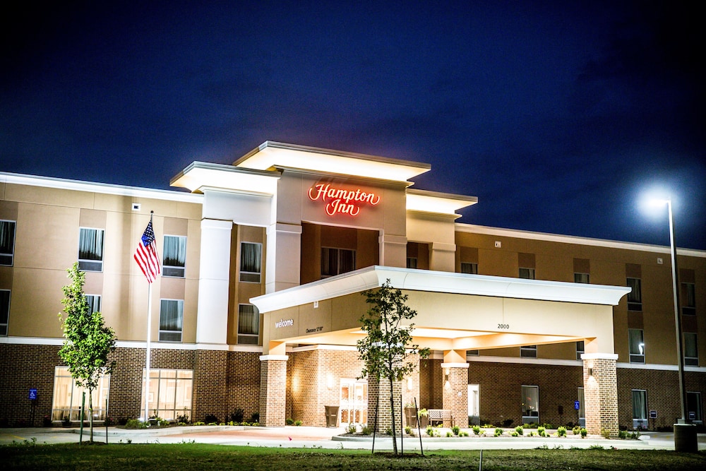 Hampton Inn Pontiac - photo 37