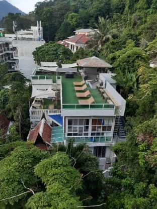 Entropy Capsule Hotel - carbon neutral hotel in Phuket