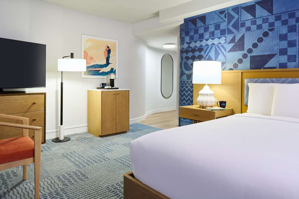 Outrigger Waikiki Paradise Hotel - photo 37