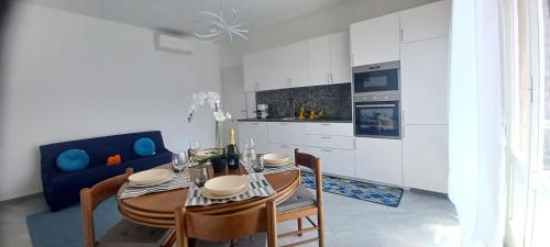 Sunny Holiday Home — 4-Star Luxury Hotel in Sarnico, Italy