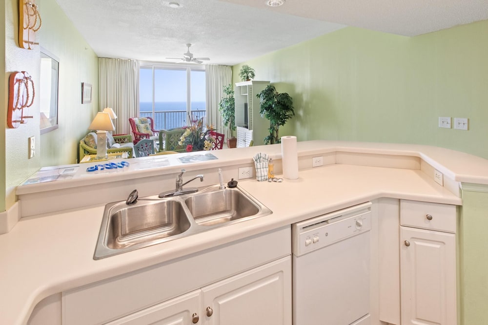 Majestic Beach Towers 2 1803 - photo 11