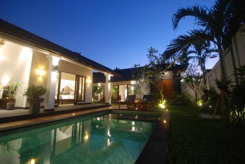The Clovewood Villa — 4-Star Luxury Hotel in Seminyak, Indonesia