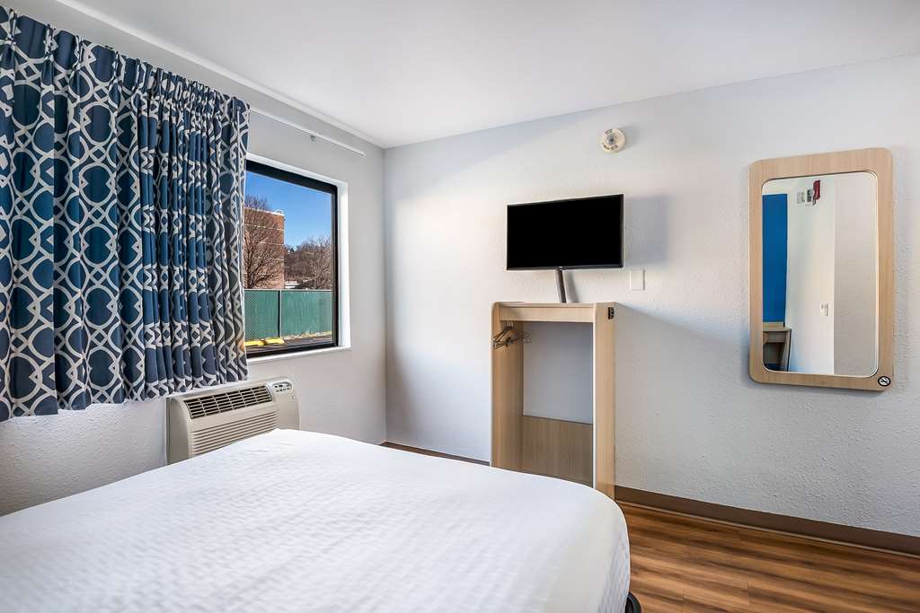 Americas Best Value Inn East Peoria - photo 16