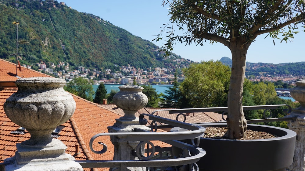 Villa Liberty Lake Como Rooms & SPA — 4-Star Luxury Hotel in Como, Italy
