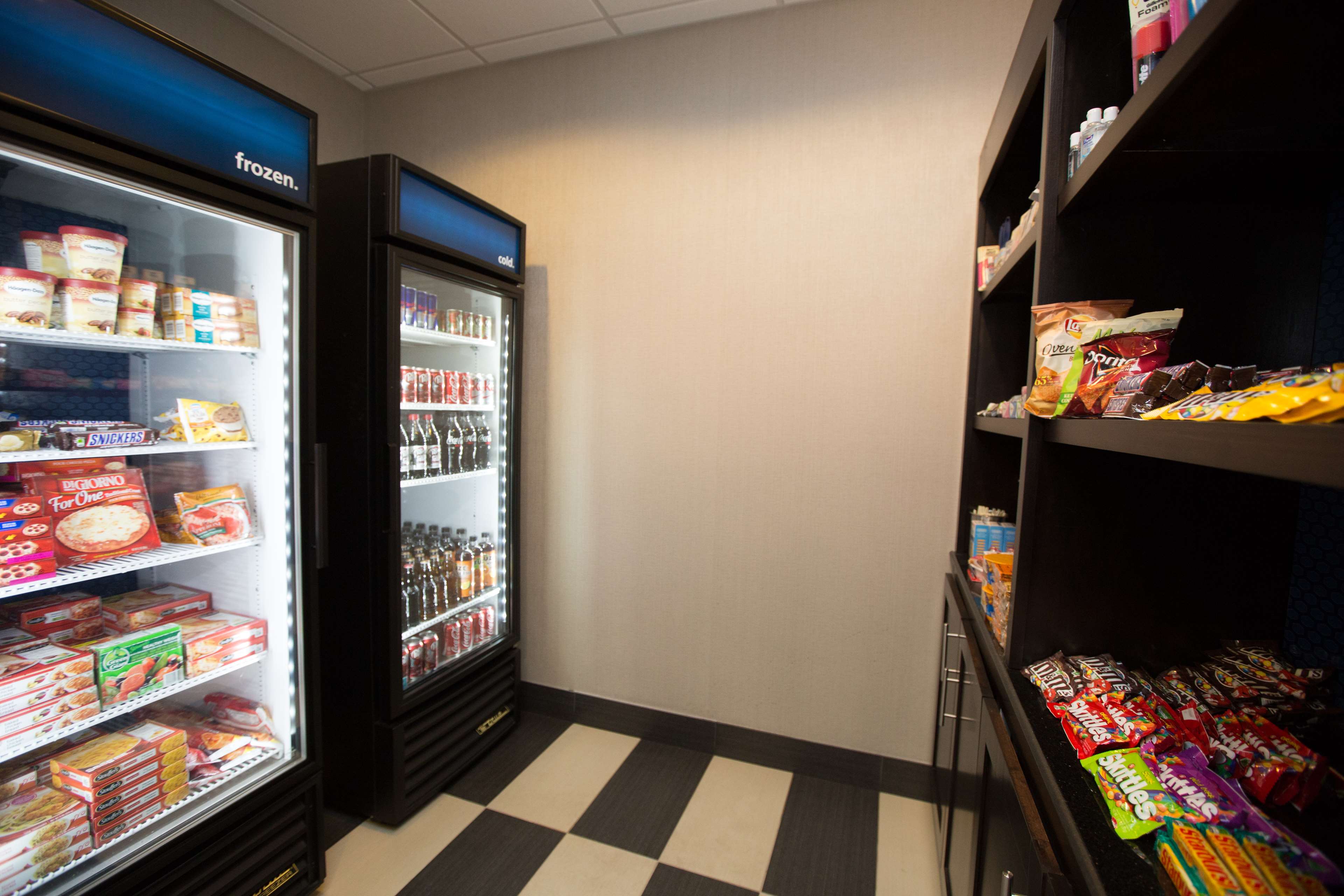 Hampton Inn & Suites Oklahoma City Airport - photo 16