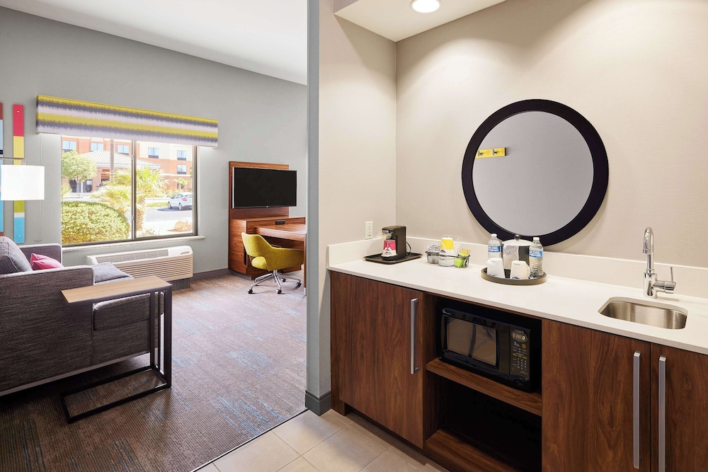 Hampton Inn & Suites Ridgecrest - photo 19