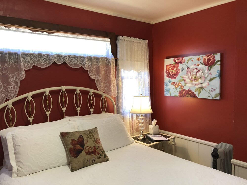 Country Inn Bed and Breakfast - photo 9