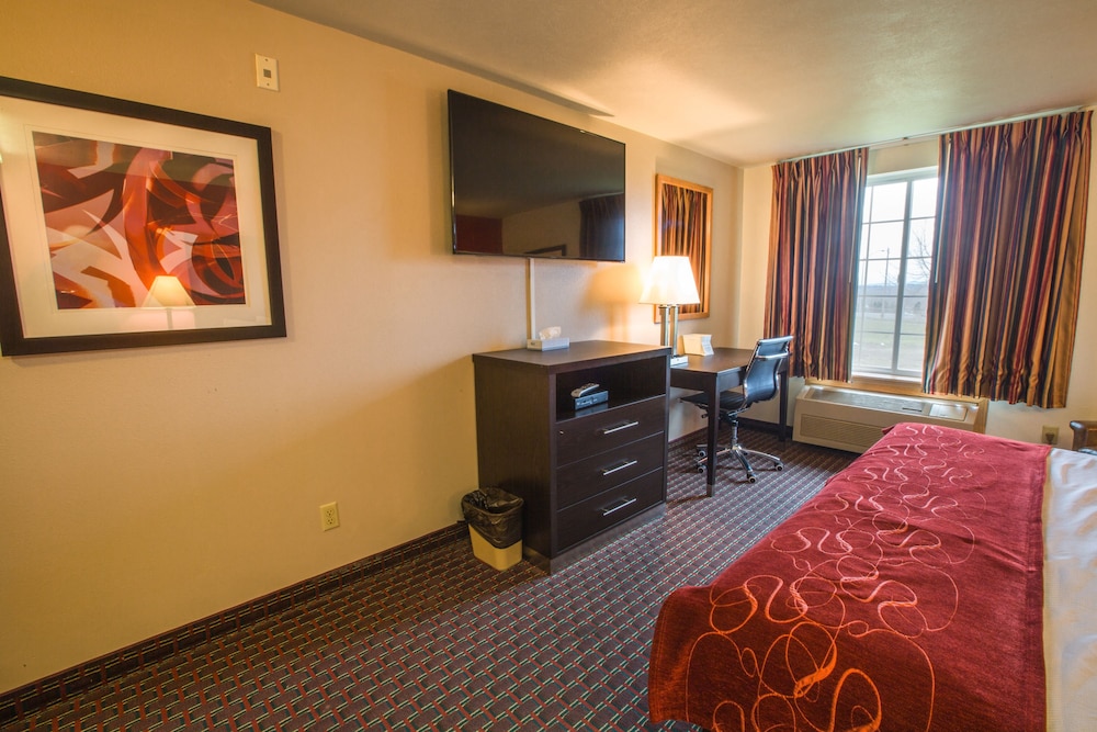 Bridgeway Inn & Suites Portland Airport - photo 9