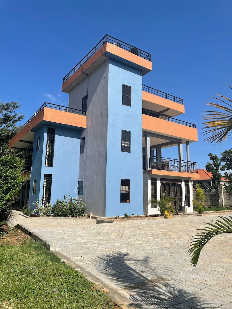 Hutland Hotel in Entebbe, Republic of Uganda