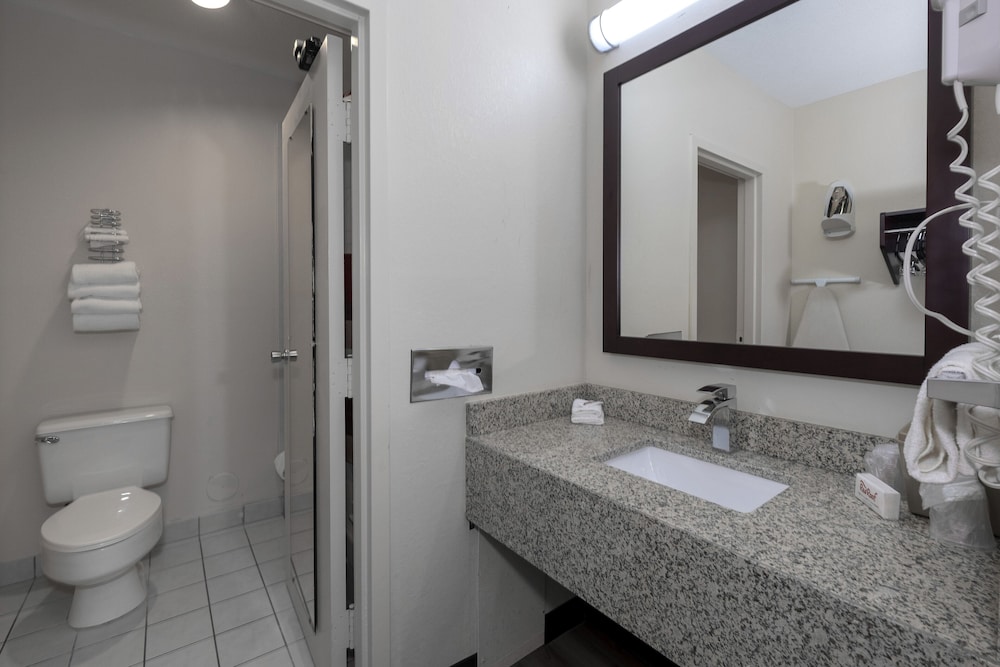 Red Roof Inn Warrenton - photo 23