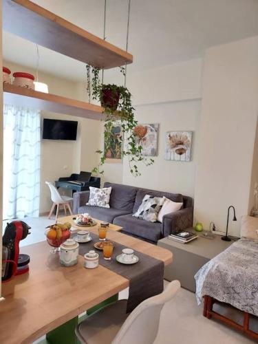 Sunny studio near metro — 4-Star Luxury Hotel in Athens, Greece