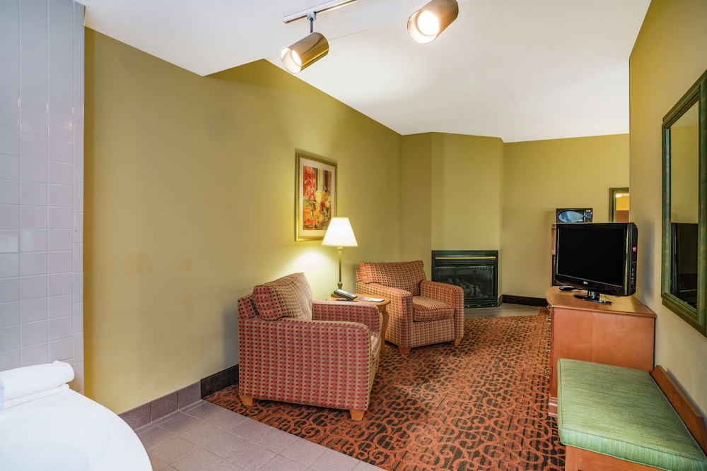 Spark by Hilton Bardstown - photo 11
