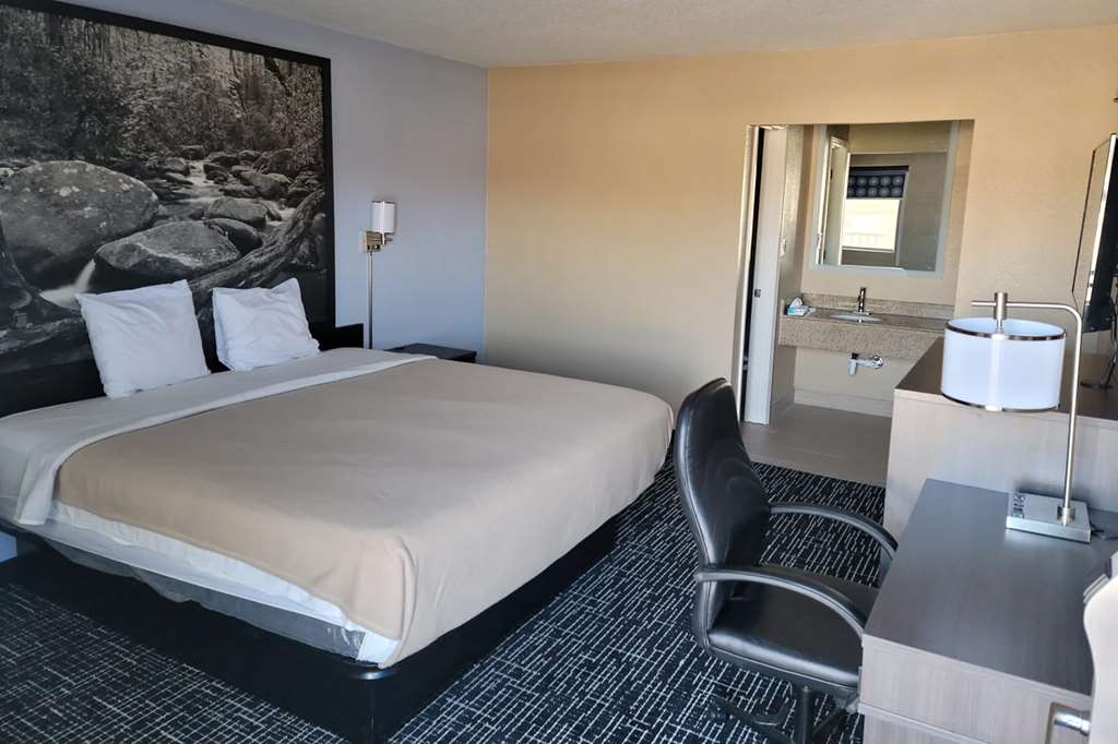 Super 8 by Wyndham Paducah I 24 Exit 4 - photo 10