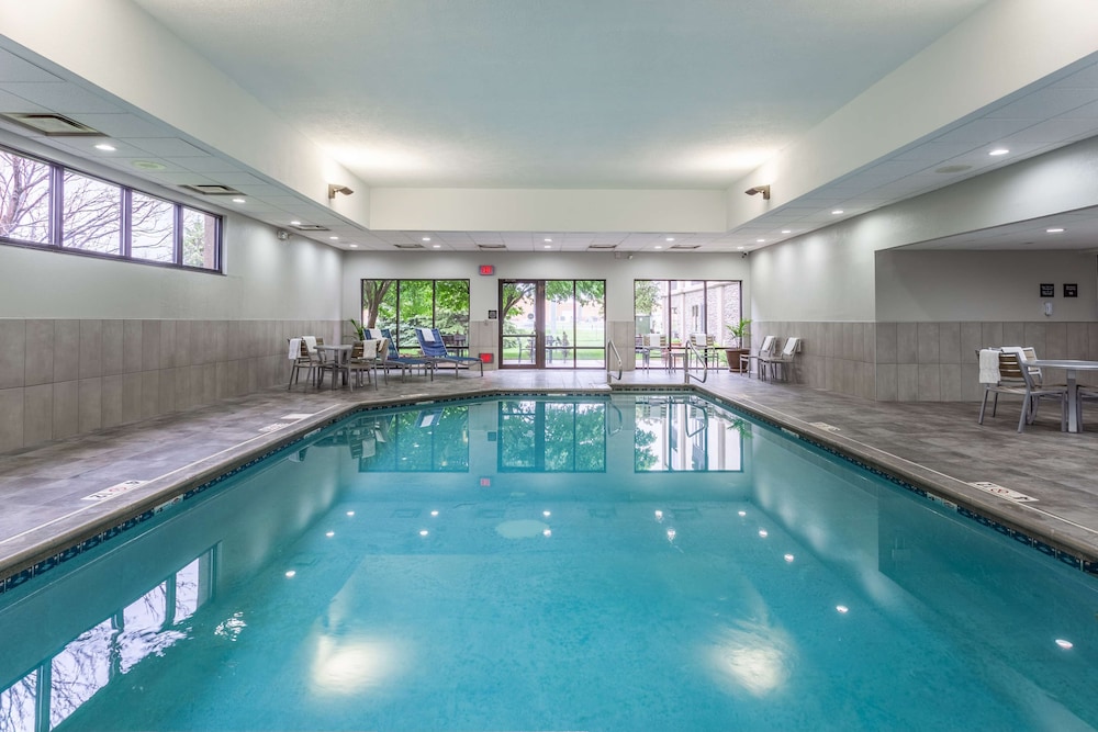 Hampton Inn Sioux Falls - photo 30
