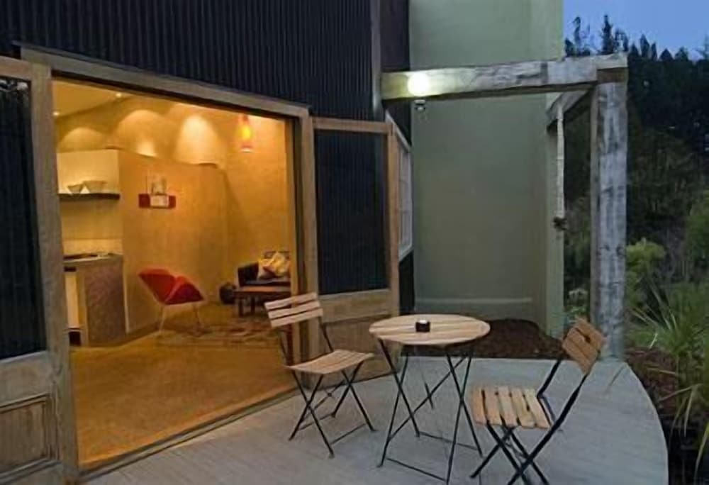Indigo Bush Studios — 4-Star Luxury Hotel in Coromandel, New Zealand