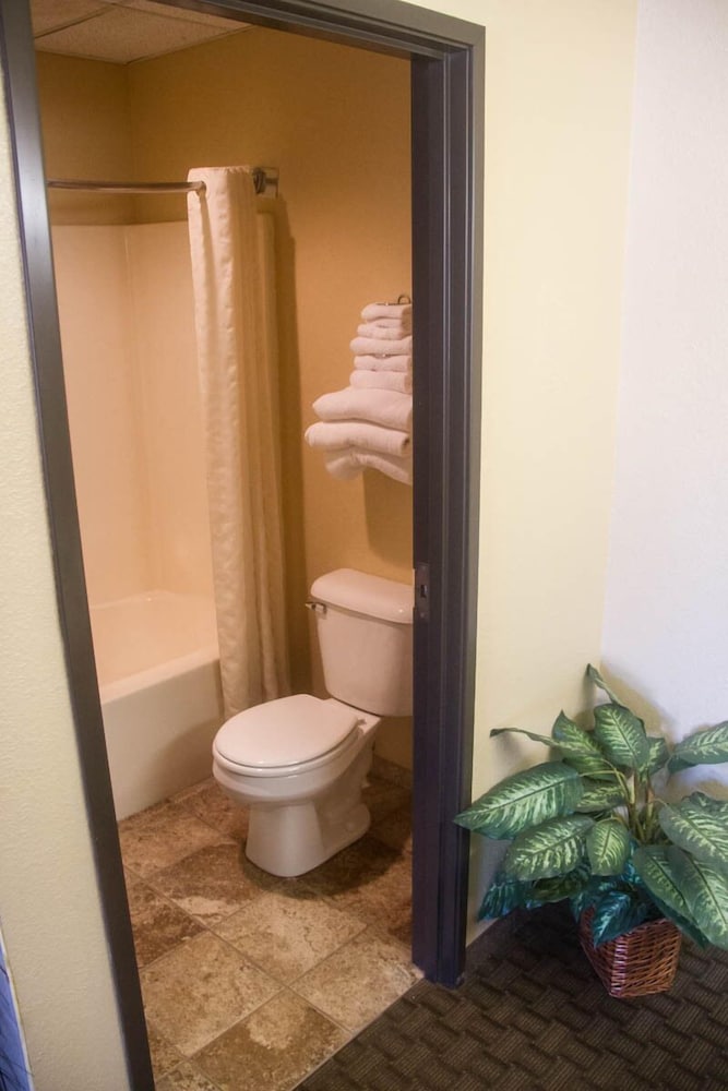 Cottonwood Inn - photo 15