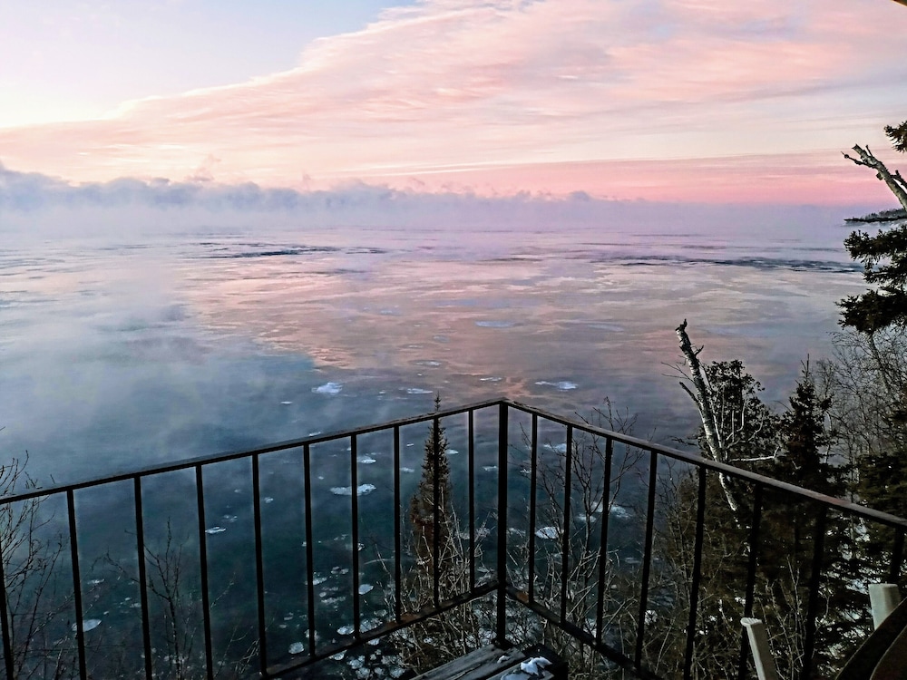 The Cliff Dweller on Lake Superior in Grand Marais, United States