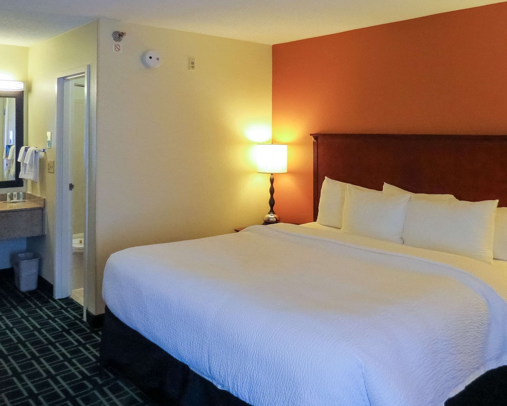 Quality Inn Cranberry Township - photo 11