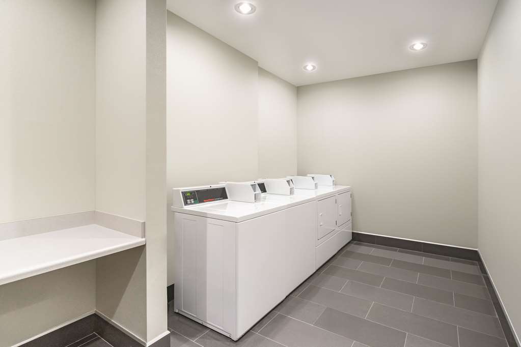 La Quinta Inn & Suites by Wyndham Cleveland TN - photo 31