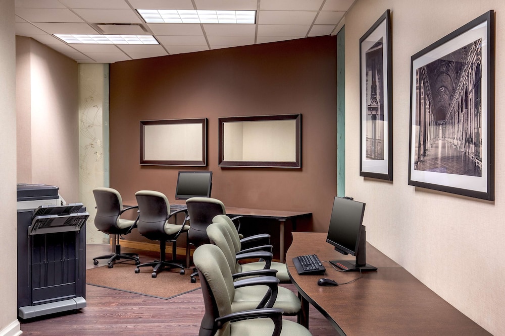 DoubleTree by Hilton Chicago North Shore Conference Center - photo 59