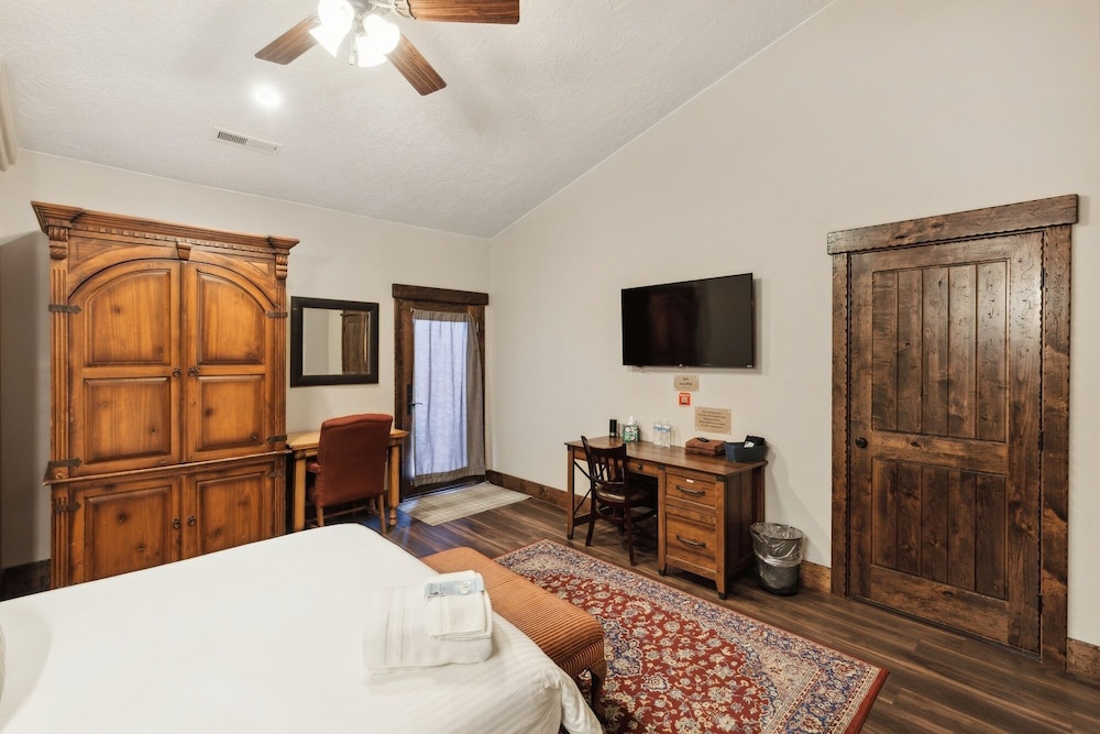 Zion Cliff Lodge - photo 14