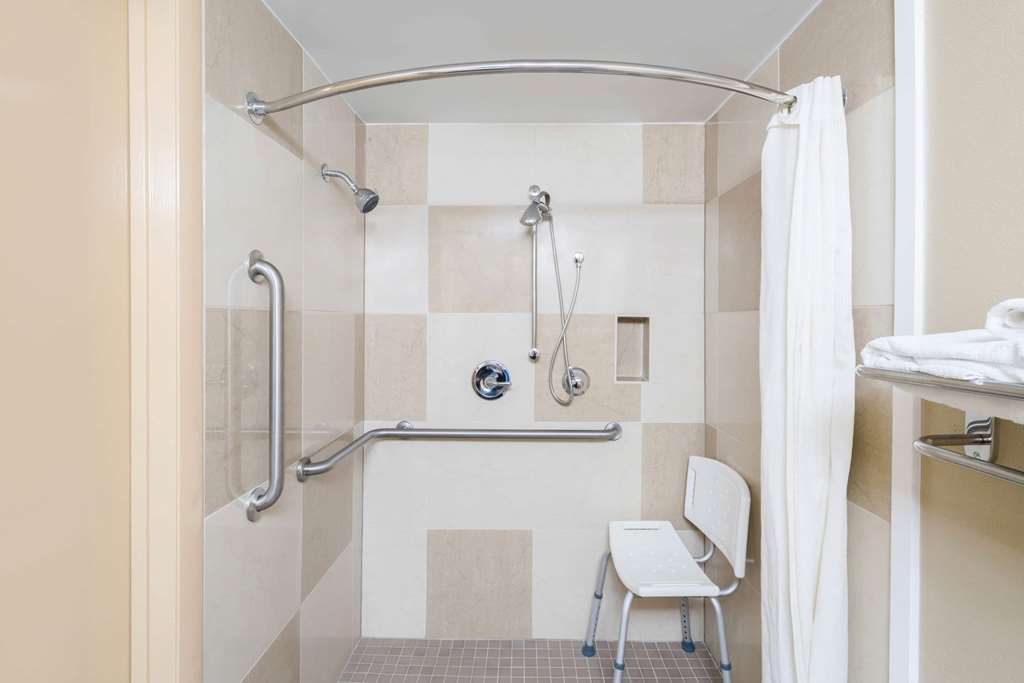 Super 8 by Wyndham Raleigh North East - photo 12