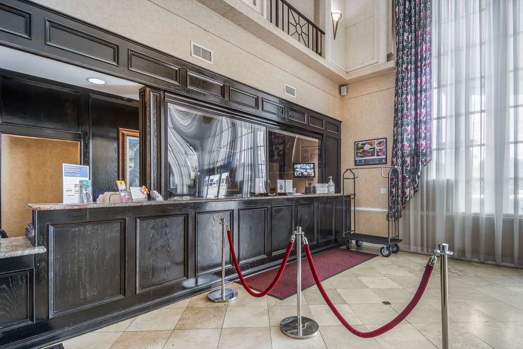 Clarion Inn & Suites Central Clearwater Beach - photo 9