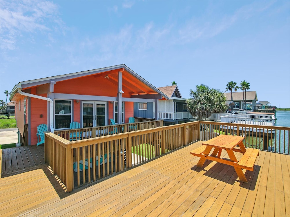Amigo Bay - featured photo