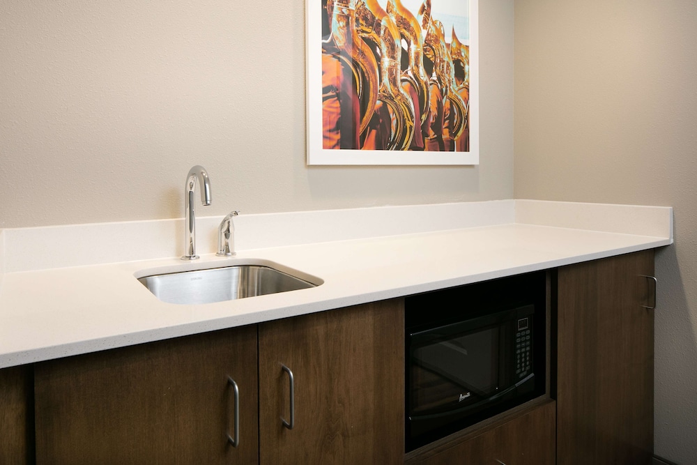 Hampton Inn & Suites Mason City - photo 18