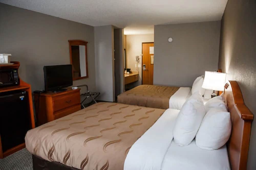 Quality Inn Burlington near Hwy 34 - photo 5
