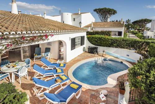 Mng Elliott55 in Almancil, Portugal