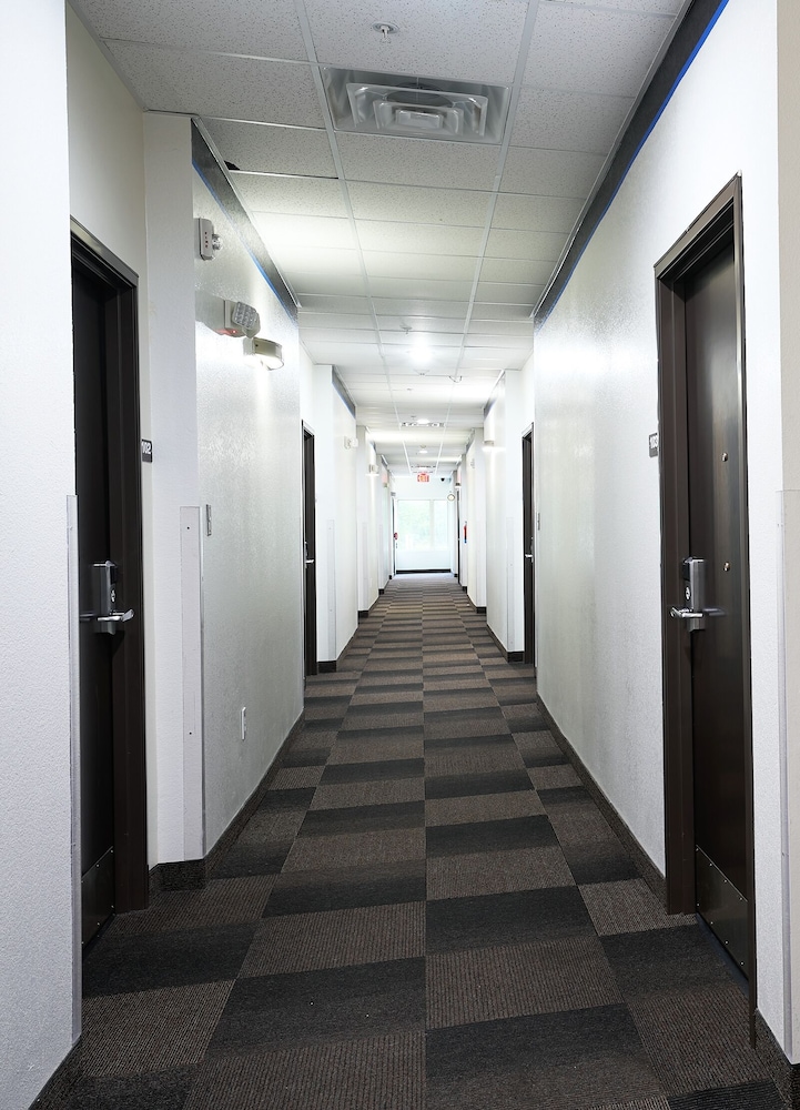 Emblaze Hotel - photo 15