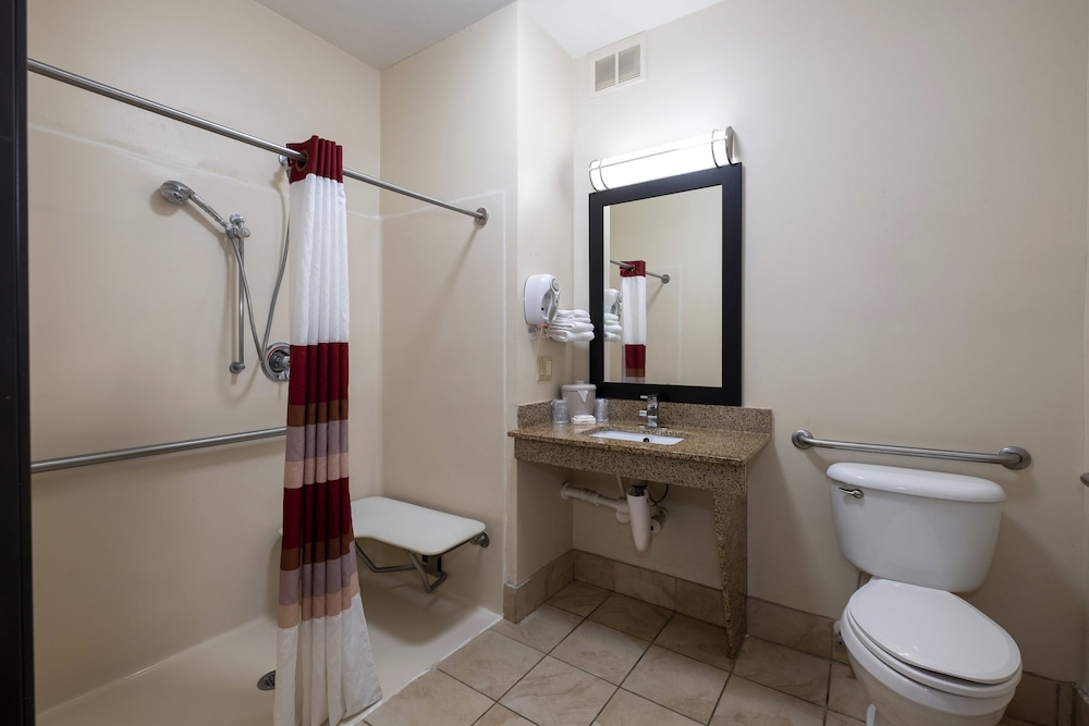 Red Roof Inn & Suites Dover Downtown - photo 37