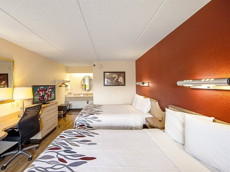 Red Roof Inn Akron - photo 9