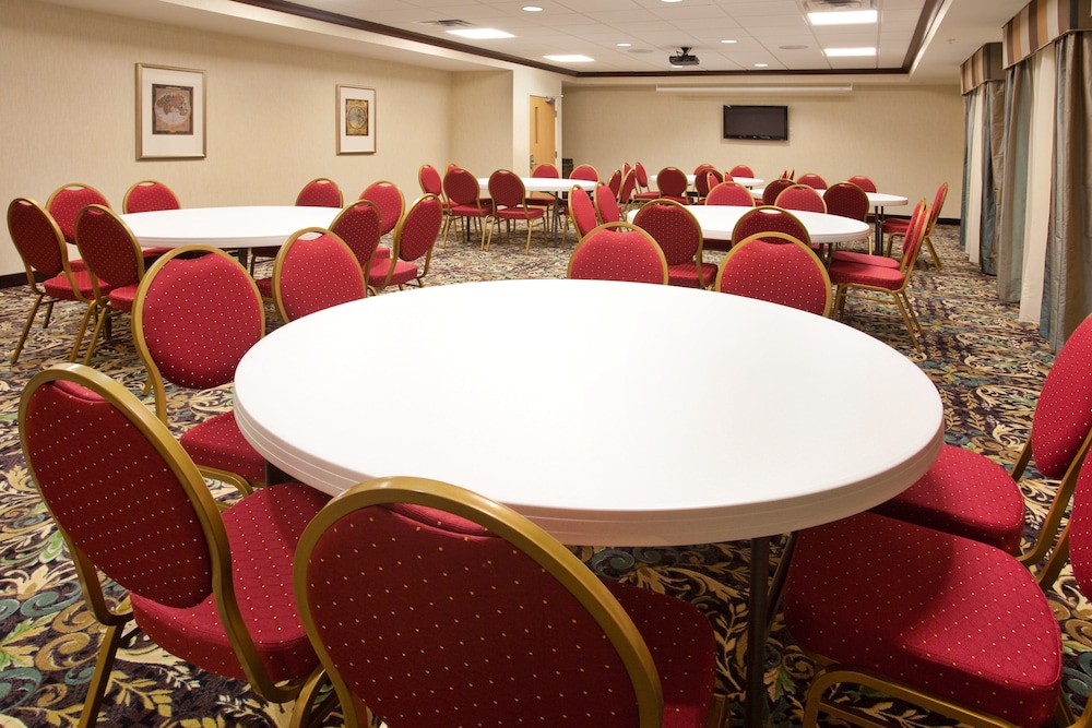 Staybridge Suites Elkhart North - photo 18