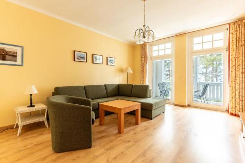 Villa Strandidyll Binz Typ 3 Apartment 8 — 4-Star Luxury Hotel in Ostseebad Binz, Germany