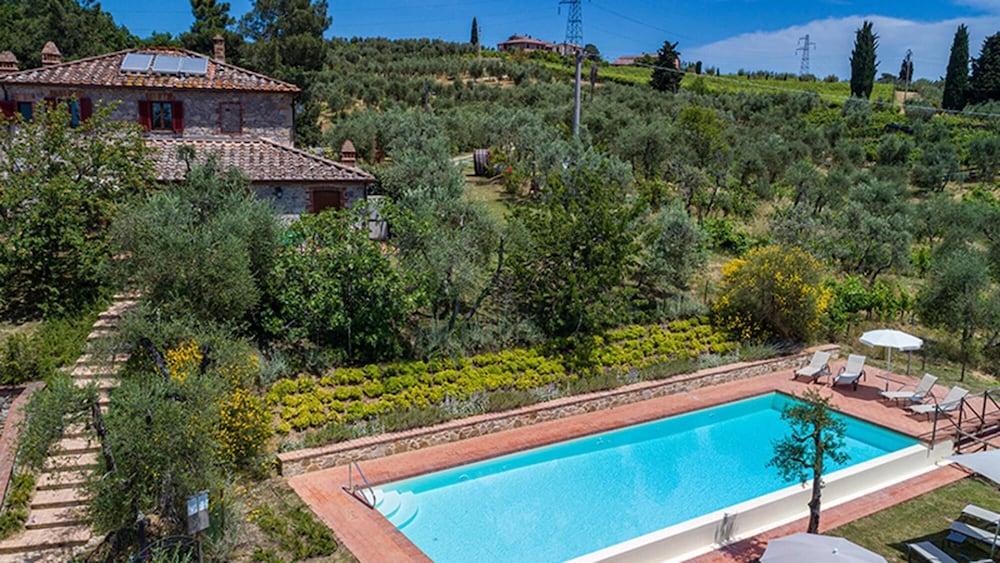 Villa Santa Maria 14 Emma Villas — 4-Star Luxury Hotel in Castelnuovo Berardenga, Italy