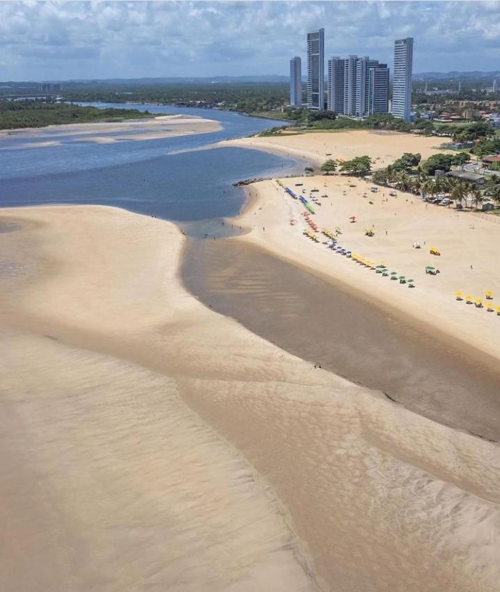 Paiva Home Stay Aptº temporada — 4-Star Luxury Hotel in Recife, Brasil