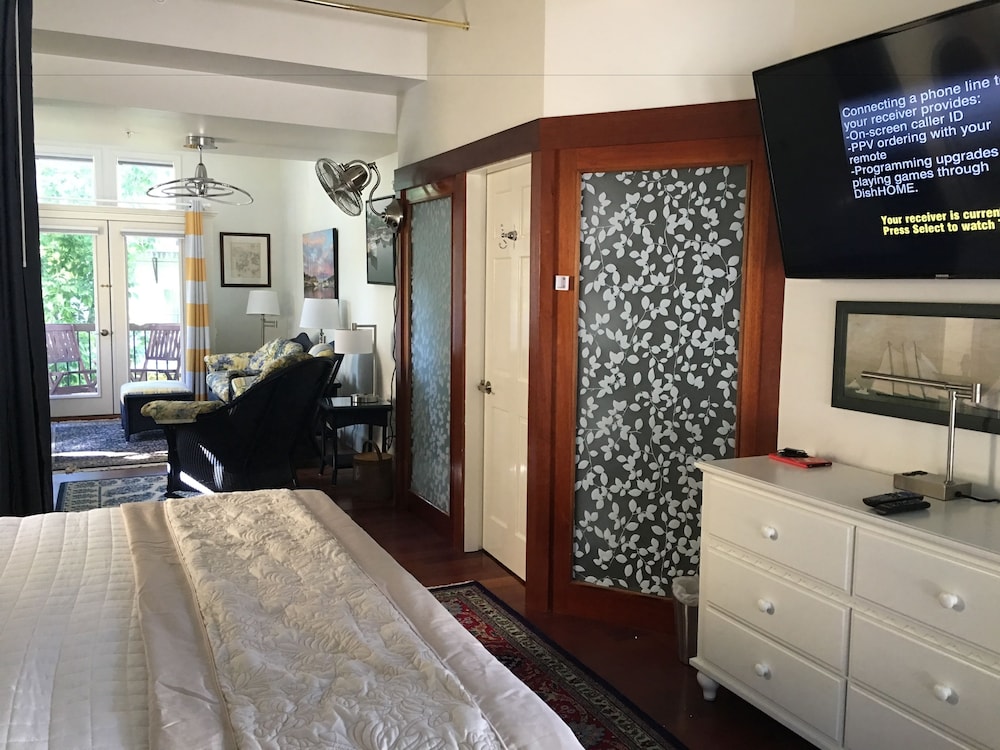 Camden Riverhouse Hotel - photo 19