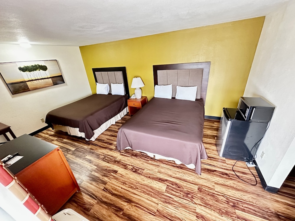 Regency Inn lola Kansas - photo 8