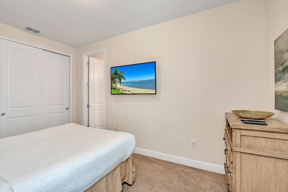 Reunion Golf Resort 8 Bed 8 Bath Amazing Pool Home 8 Bedroom Villa by RedAwning - photo 17